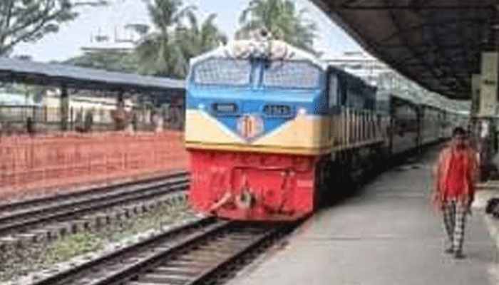 রেলের নতুন কেনা আরেক ইঞ্জিন বিকল