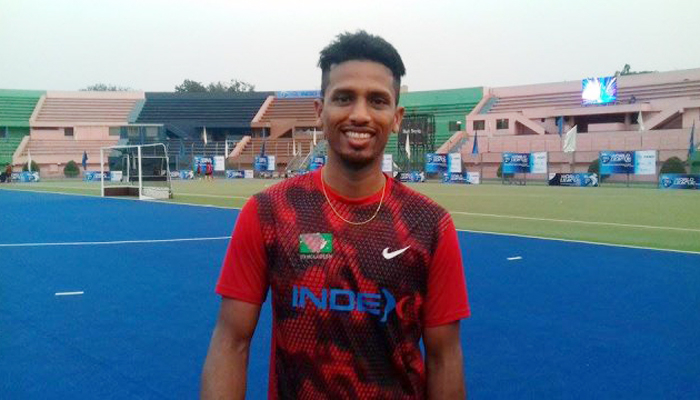 মারামারি করে নিষিদ্ধ হকির জিমি
