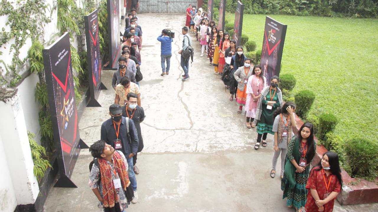 নির্বাচিত ১৫০ জনকে নিয়ে 'ইয়াং স্টারের' অডিশন রাউন্ড শুরু নির্বাচিত ১৫০ জনকে নিয়ে 'ইয়াং স্টারের' অডিশন রাউন্ড শুরু