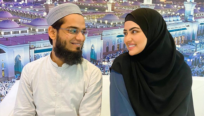 আপনি আমায় আল্লাহর কাছে নিয়ে যান, স্বামীকে বললেন সানা আপনি আমায় আল্লাহর কাছে নিয়ে যান, স্বামীকে বললেন সানা