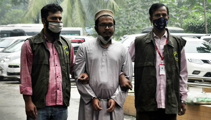 'ত্রিরত্নের' শেষ 'রত্ন' গ্রেপ্তার 'ত্রিরত্নের' শেষ 'রত্ন' গ্রেপ্তার