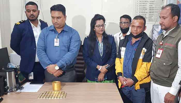 জুসারের ভেতর সাড়ে ৩ কোটি টাকার স্বর্ণ জুসারের ভেতর সাড়ে ৩ কোটি টাকার স্বর্ণ