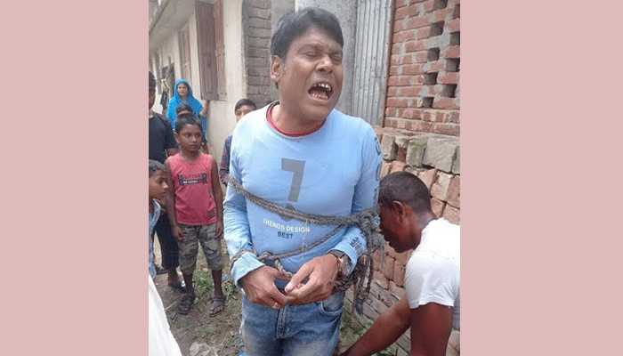মাকে পিটিয়ে হত্যা করল ছেলে