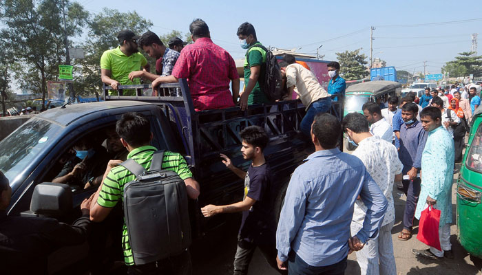 চট্টগ্রাম নগরীতে বাস চালানোর ঘোষণা মালিকদের একাংশের
