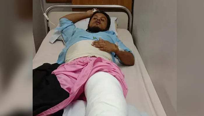 দীর্ঘদিন চিকিৎসা নিতে হবে সেই শিক্ষককে
