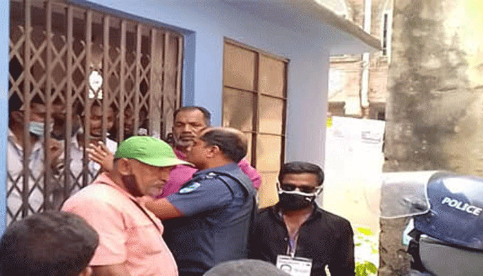 কেন্দ্র দখল করতে গিয়ে র‌্যাবের লাঠিপেটায় আহত ছাত্রলীগ নেতা