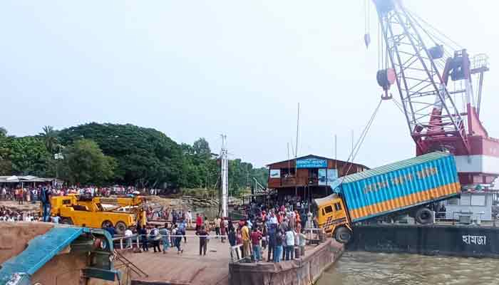 বিআইডব্লিউটিসির ৫৩ ফেরির ৫০টিরই ফিটনেস সনদ নেই