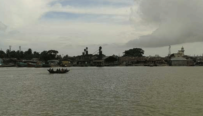 মেঘনায় ট্রলারডুবি: ১০ দিনেও সন্ধান মেলেনি নিখোঁজ যুবকের