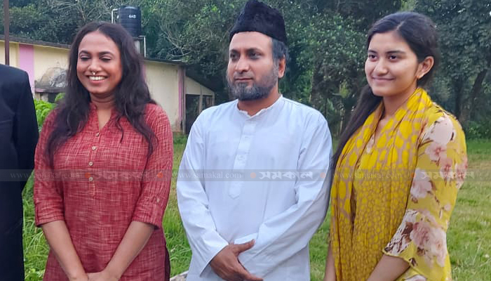 তিন বউ নিয়ে কাপাশিয়ায় 'মমিনুল হুজুর'