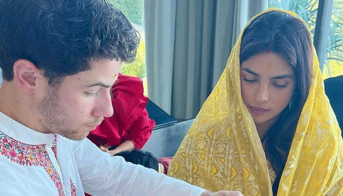 ইনস্টাগ্রামে নিজ নাম থেকে স্বামীর পদবী ছেঁটে ফেললেন প্রিয়াঙ্কা
