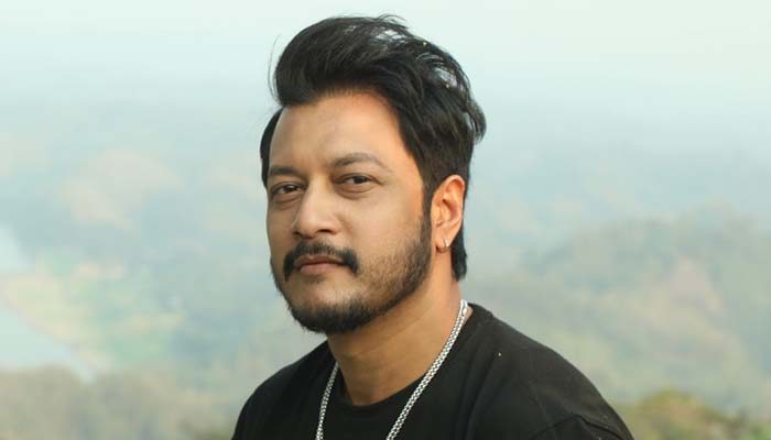 র্যাব কার্যালয়ে নেওয়া হয়েছে নায়ক ইমনকে র্যাব কার্যালয়ে নেওয়া হয়েছে নায়ক ইমনকে