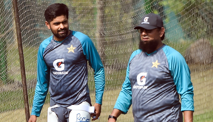 রানের জন্য মরিয়া বাবর আজম রানের জন্য মরিয়া বাবর আজম