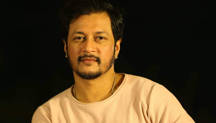 'প্রতিমন্ত্রী এ ধরনের কথা বলবেন জানলে মাহিকে ফোন ধরিয়ে দিতাম না' 'প্রতিমন্ত্রী এ ধরনের কথা বলবেন জানলে মাহিকে ফোন ধরিয়ে দিতাম না'