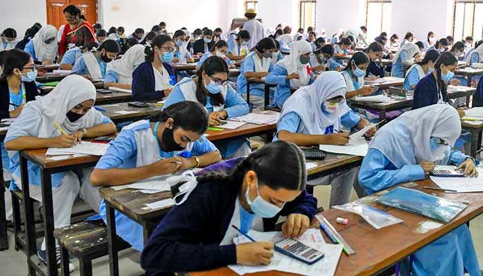 এসএসসি ও সমমান পরীক্ষার ফল বৃহস্পতিবার এসএসসি ও সমমান পরীক্ষার ফল বৃহস্পতিবার