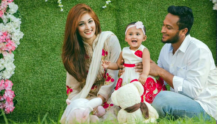 নবম বিবাহবার্ষিকীতে সাকিব-শিশিরের শুভেচ্ছা বিনিময়