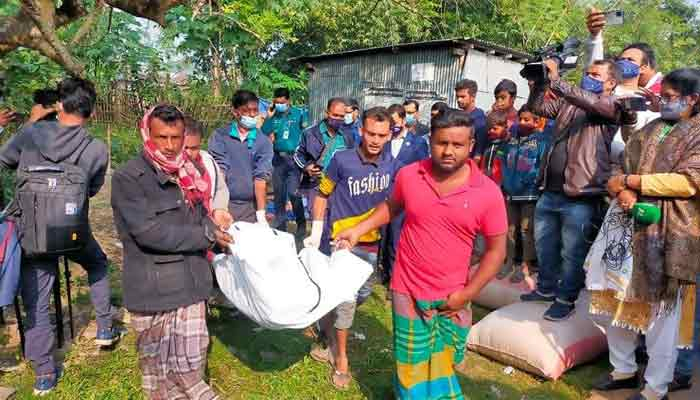 ময়নাতদন্তের জন্য মরদেহ ঢাকা মেডিকেল মর্গে