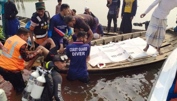 ‘আল্লাহ ছাড়া কেউ রইল না নাছিরের দুই মেয়ের’ ‘আল্লাহ ছাড়া কেউ রইল না নাছিরের দুই মেয়ের’