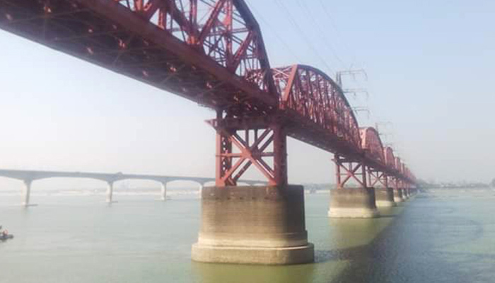 হার্ডিঞ্জ ব্রিজ পয়েন্টে সর্বোচ্চ পানির প্রবাহ হার্ডিঞ্জ ব্রিজ পয়েন্টে সর্বোচ্চ পানির প্রবাহ