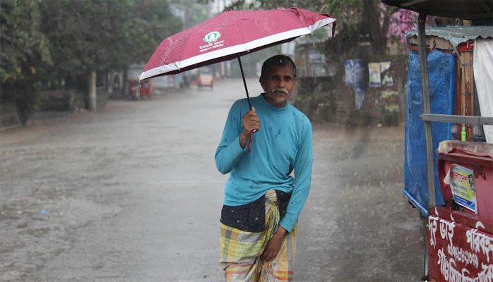 শীত মৌসুমের রেকর্ড বৃষ্টি দিনাজপুরে