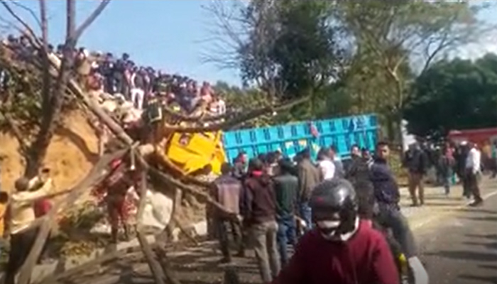 খাগড়াছড়ির গুইমারায় পাহাড়ে ট্রাকের ধাক্কা, নিহত ২