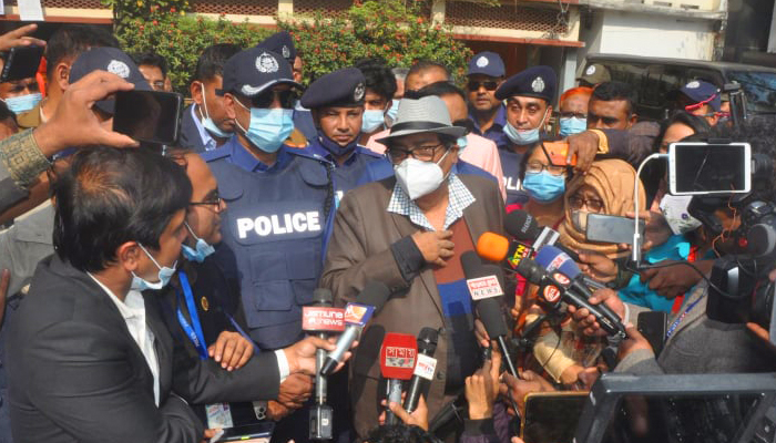 বিদায়ের আগে একটি ভালো নির্বাচন দেখতে চাই: ইসি মাহবুব