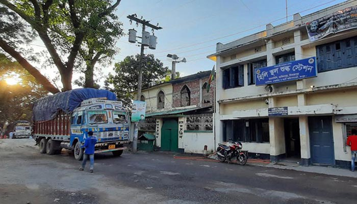 হিলি বন্দরে পণ্য আমদানি-রপ্তানি বন্ধ