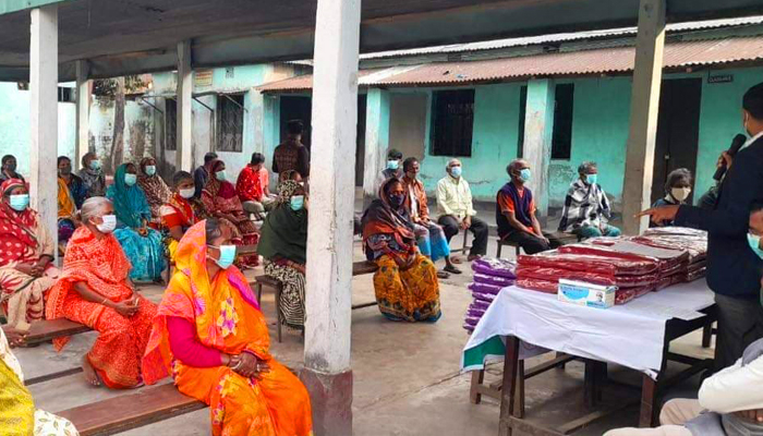 শীতার্তদের মাঝে কম্বল বিতরণ করলো স্টেপ অ্যাহেড বাংলাদেশ