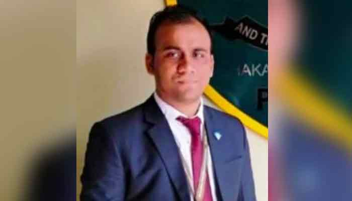 ‘ওরা তো আমাকে মেরে ফেলবে’, শঙ্কায় শরীফ উদ্দিন ‘ওরা তো আমাকে মেরে ফেলবে’, শঙ্কায় শরীফ উদ্দিন