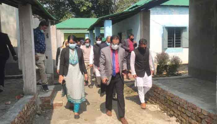 আশ্রয়ণ প্রকল্পের ঘর পরিদর্শন করলেন এমপি দিলীপ আশ্রয়ণ প্রকল্পের ঘর পরিদর্শন করলেন এমপি দিলীপ