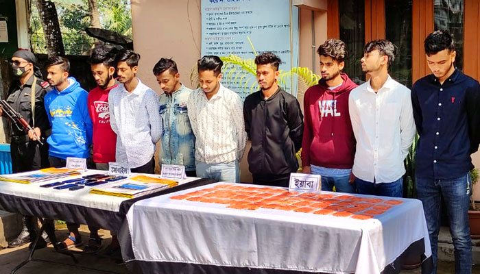 ৯ ছাত্রের পেট থেকে উদ্ধার হলো ২৪ হাজার পিস ইয়াবা