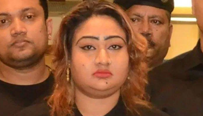 আদালতের হাজতখানায় ২ যুবকের সঙ্গে পাপিয়ার বৈঠক