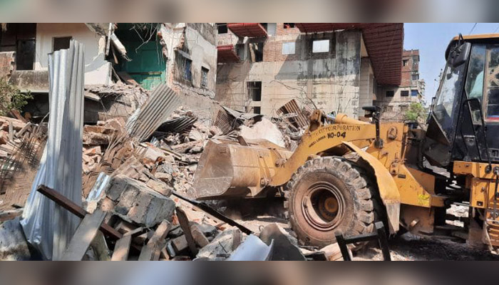 দুই সিটি করপোরেশনের অভিযানে শতাধিক অবৈধ স্থাপনা উচ্ছেদ দুই সিটি করপোরেশনের অভিযানে শতাধিক অবৈধ স্থাপনা উচ্ছেদ