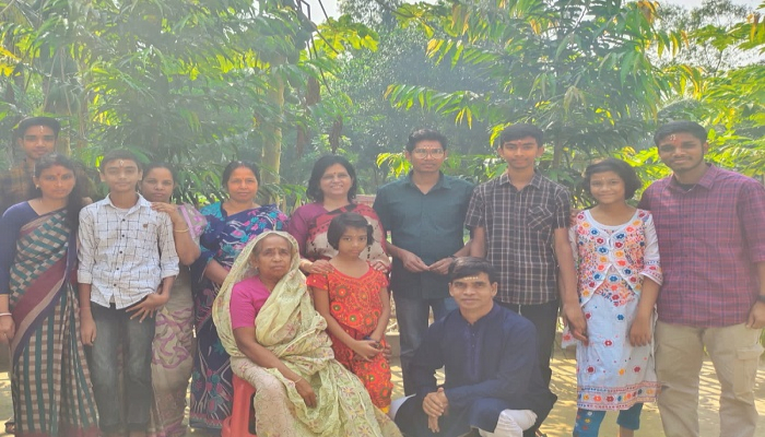 নারীশিক্ষায় 'বসন্ত' এনেছেন বাসন্তী
