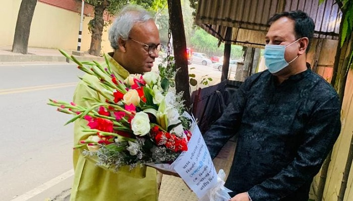 স্বাধীনতা দিবসে খালেদা জিয়াকে ফুলেল শুভেচ্ছা রিজভীর
