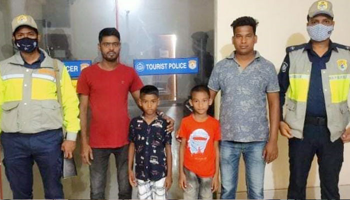 কক্সবাজারে বেড়াতে এ‌সে হারিয়ে যাওয়া ২ শিশু উদ্ধার