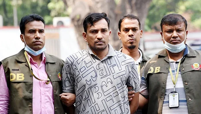 মাসুম টিভির খবরে জানতে পারেন গুলিতে কলেজছাত্রীও মারা গেছেন