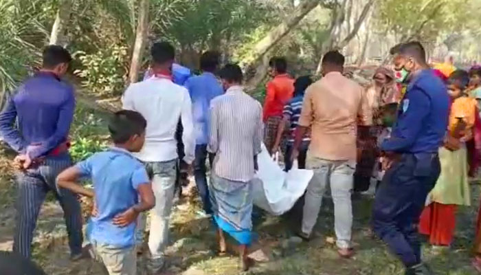 চাঁদপুর থেকে অপহরণ, যুবকের লাশ গাছে ঝুলছিল বেনাপোলে