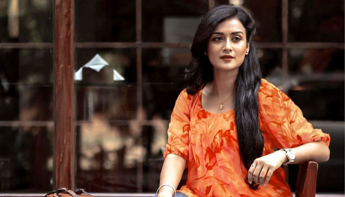 কলকাতার ছবিতে নাদিয়া