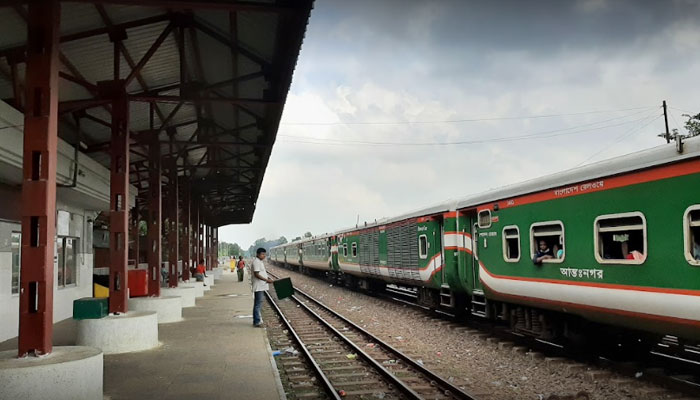 টাঙ্গাইলে রেললাইনের পাশে মিলল ২ মরদেহ টাঙ্গাইলে রেললাইনের পাশে মিলল ২ মরদেহ