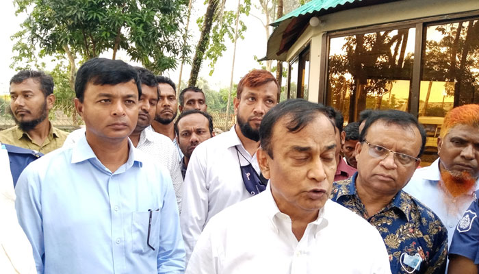 ‘ফুলিয়ে ফাঁপিয়ে ক্ষতি প্রচার করলে অসাধু ব্যবসায়ীরা সুযোগ নেবে’ ‘ফুলিয়ে ফাঁপিয়ে ক্ষতি প্রচার করলে অসাধু ব্যবসায়ীরা সুযোগ নেবে’
