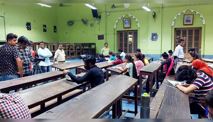 ‘কলকাতায় বঙ্গবন্ধু’ প্রামাণ্যচিত্রের শুটিং শুরু ‘কলকাতায় বঙ্গবন্ধু’ প্রামাণ্যচিত্রের শুটিং শুরু
