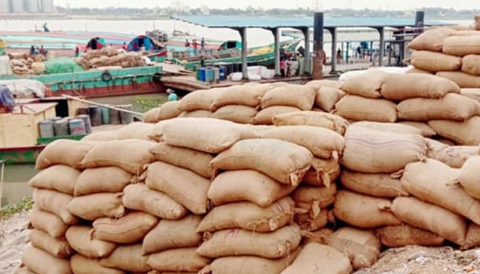 চামড়াঘাট ও ভৈরব আড়তে হাওরের বোরো ধান, দাম নিয়ে হতাশা চামড়াঘাট ও ভৈরব আড়তে হাওরের বোরো ধান, দাম নিয়ে হতাশা
