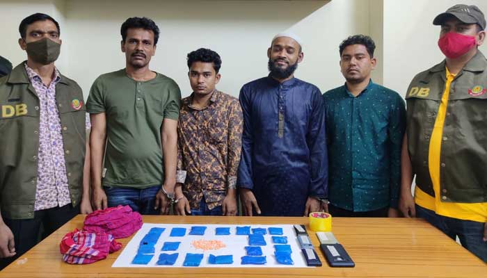 মুক্তিপণের টাকায় পোশাক কারখানা ও পরিবহন ব্যবসার পরিকল্পনা ছিল তাদের মুক্তিপণের টাকায় পোশাক কারখানা ও পরিবহন ব্যবসার পরিকল্পনা ছিল তাদের