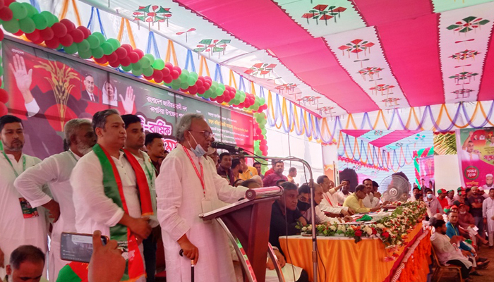 সাধারণ মানুষের দুঃখ-দুর্দশা নিয়ে প্রধানমন্ত্রী রসিকতা করছেন: রিজভী