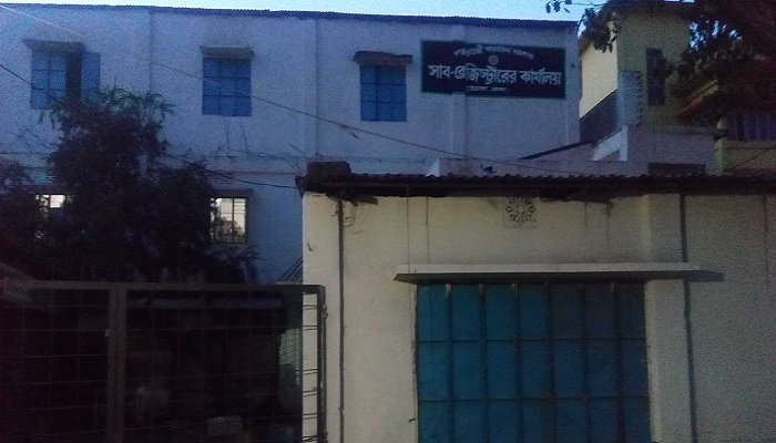 জমি দলিলে লাখে ৫০০ টাকা ঘুষ!