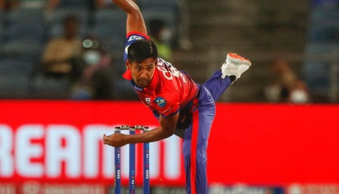 দারুণ বোলিং করেও মোস্তাফিজদের হার