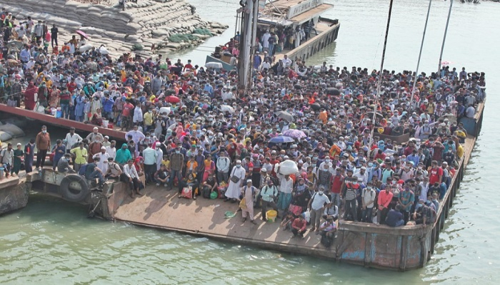 দৈনিক ১০ ঘণ্টায় চলছে মাত্র চারটি ফেরি