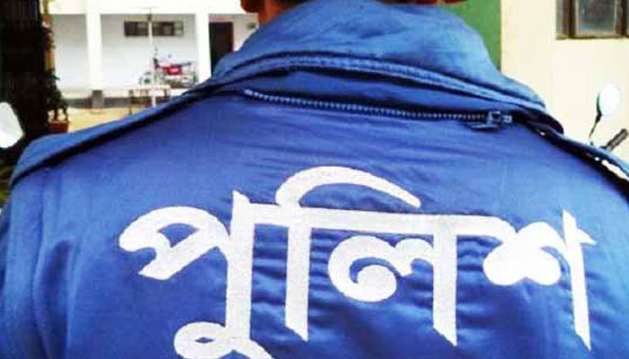 এসআইকে কোপাল আসামির ছেলে