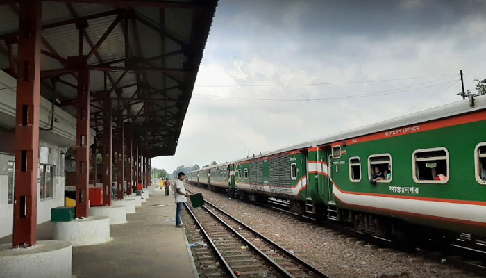 টাঙ্গাইলে রেললাইনের পাশে মিলল ২ মরদেহ