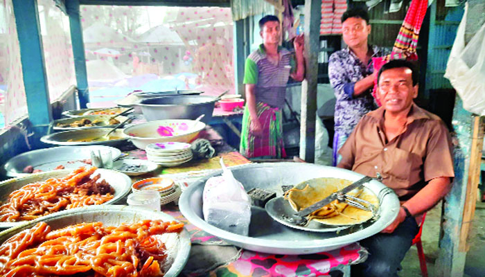 ইউপি সদস্যের 'দরদি' হোটেল